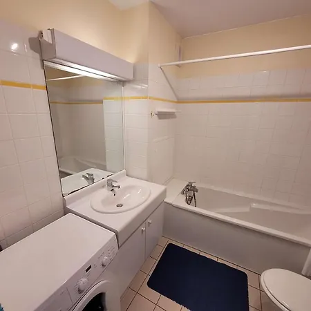 Apartment T2 Rdc Avec Balcon, Vue Mer, Parking Privatif - Fr-1-675-48 *